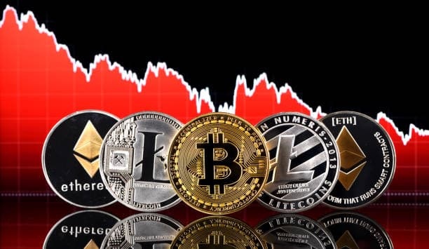 How Bitcoin Works Without a Central Authority